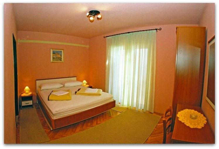 Bubi Hvar Apartments 1 ฮวาร์ ภายนอก รูปภาพ
