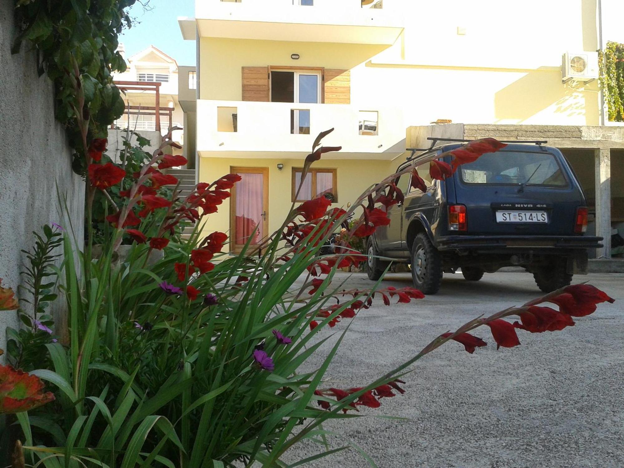 Bubi Hvar Apartments 1 ฮวาร์ ภายนอก รูปภาพ