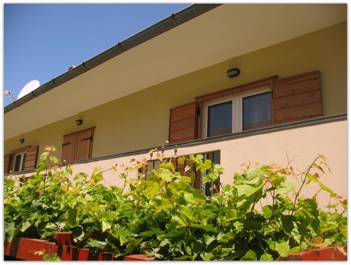 Bubi Hvar Apartments 1 ฮวาร์ ภายนอก รูปภาพ