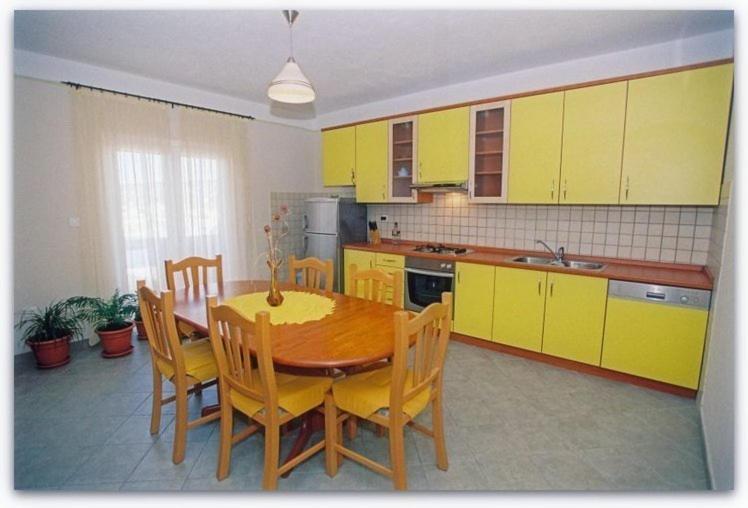 Bubi Hvar Apartments 1 ฮวาร์ ภายนอก รูปภาพ